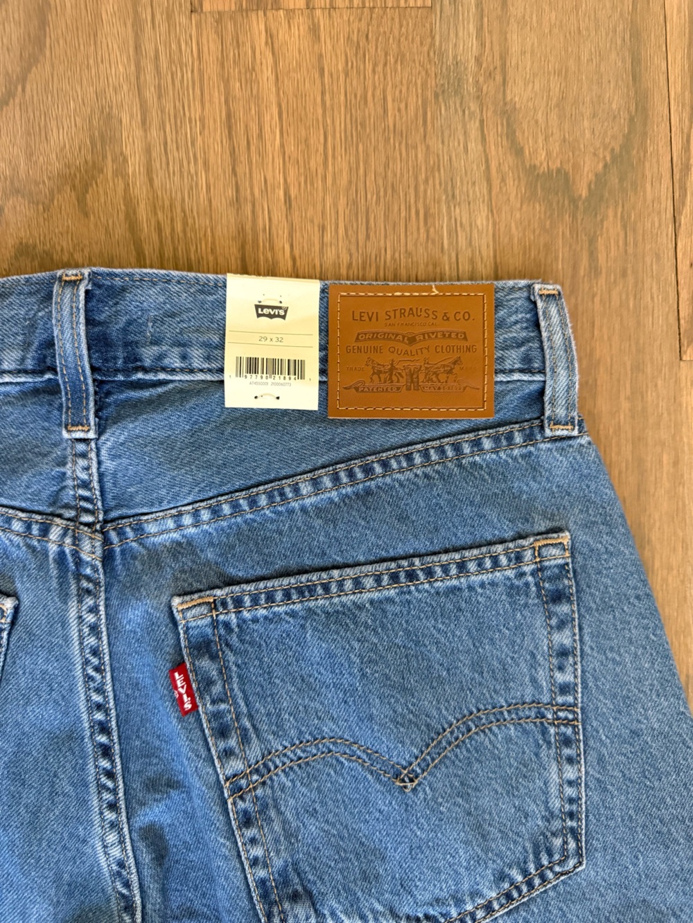 NEW LEVI Baggy Dad Jean - Picture 6 of 6
